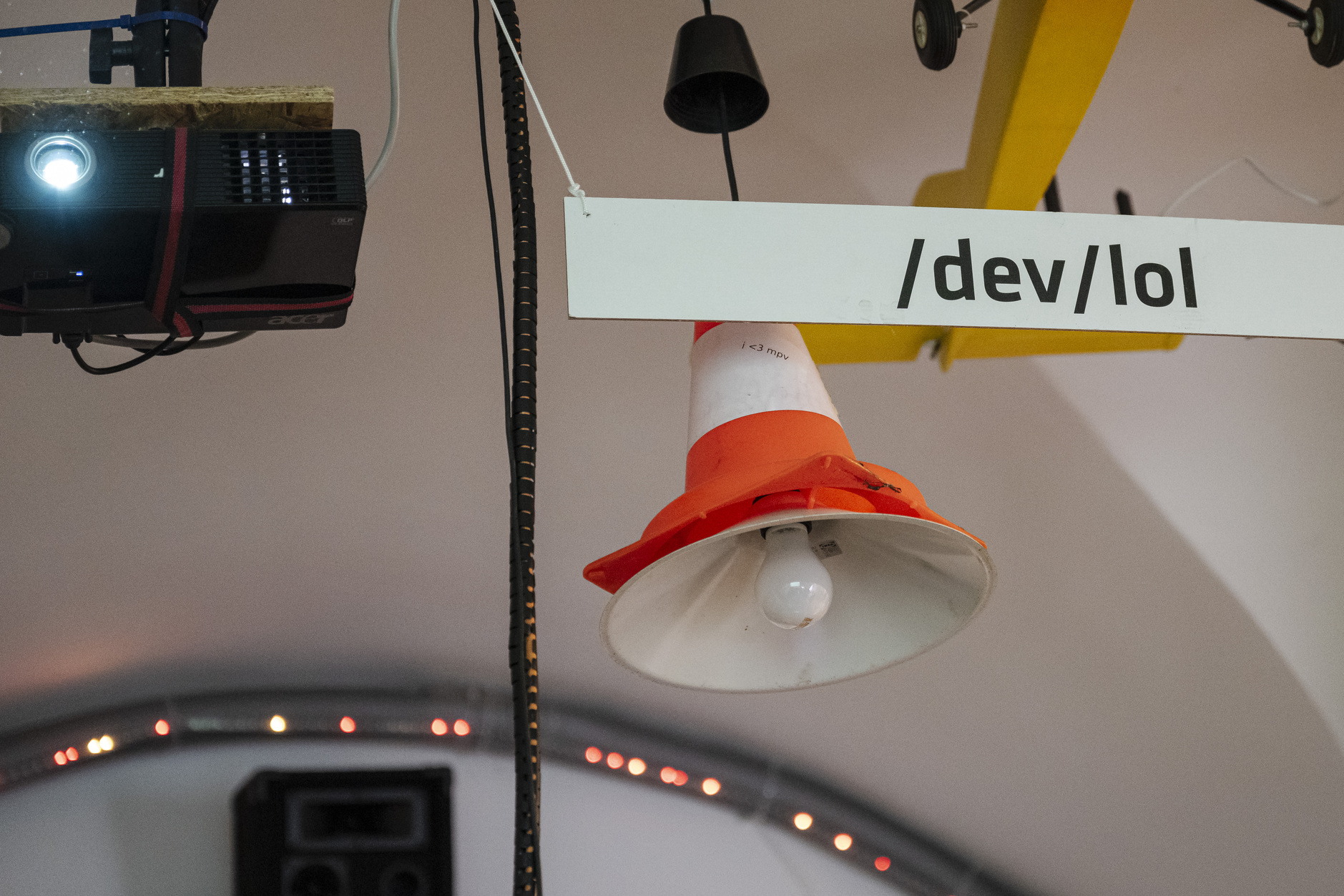 AMRO24 Exhibitions "Internet of Squirrels", by Vesna Manojlovic