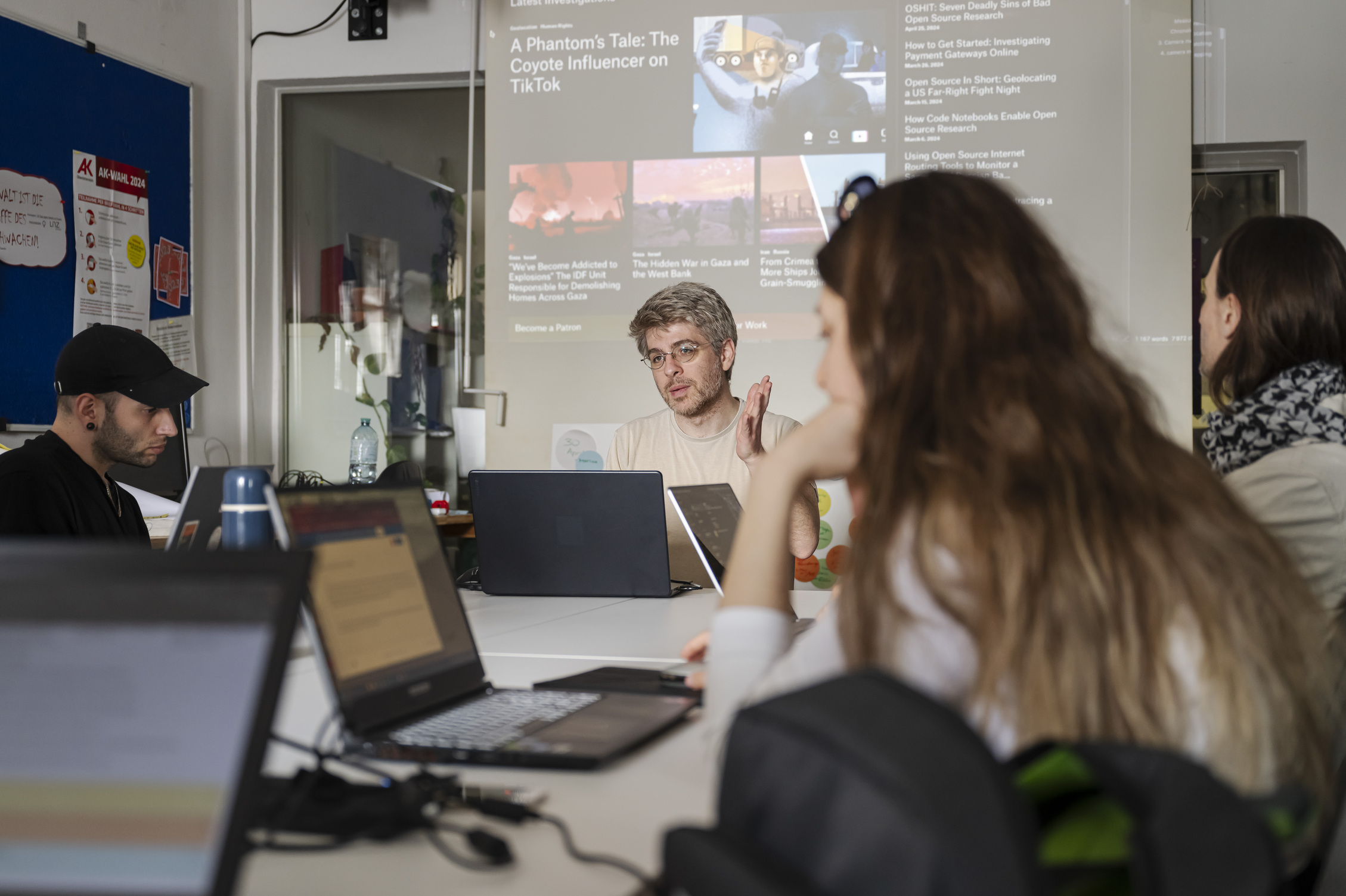 AMRO24 Exhibitions "How to navigate online images : introduction to OSINT and 3D camera-mapping", by Nicolas Gourault